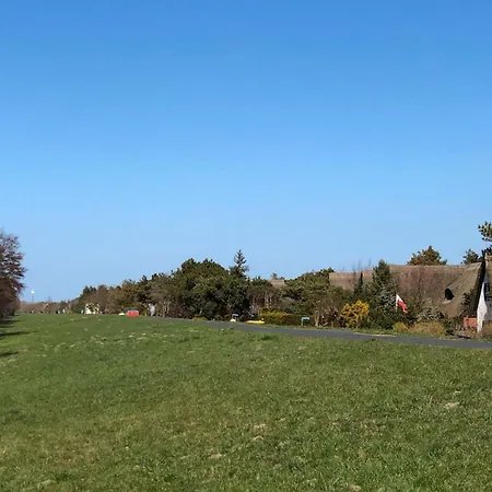 Semesterbostad Strandhaus Duenenwind Dierhagen