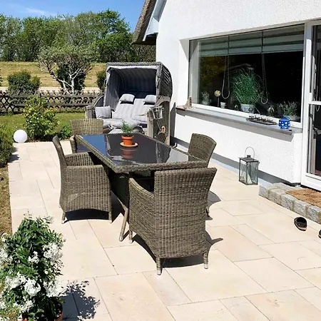 Semesterbostad Strandhaus Duenenwind Dierhagen